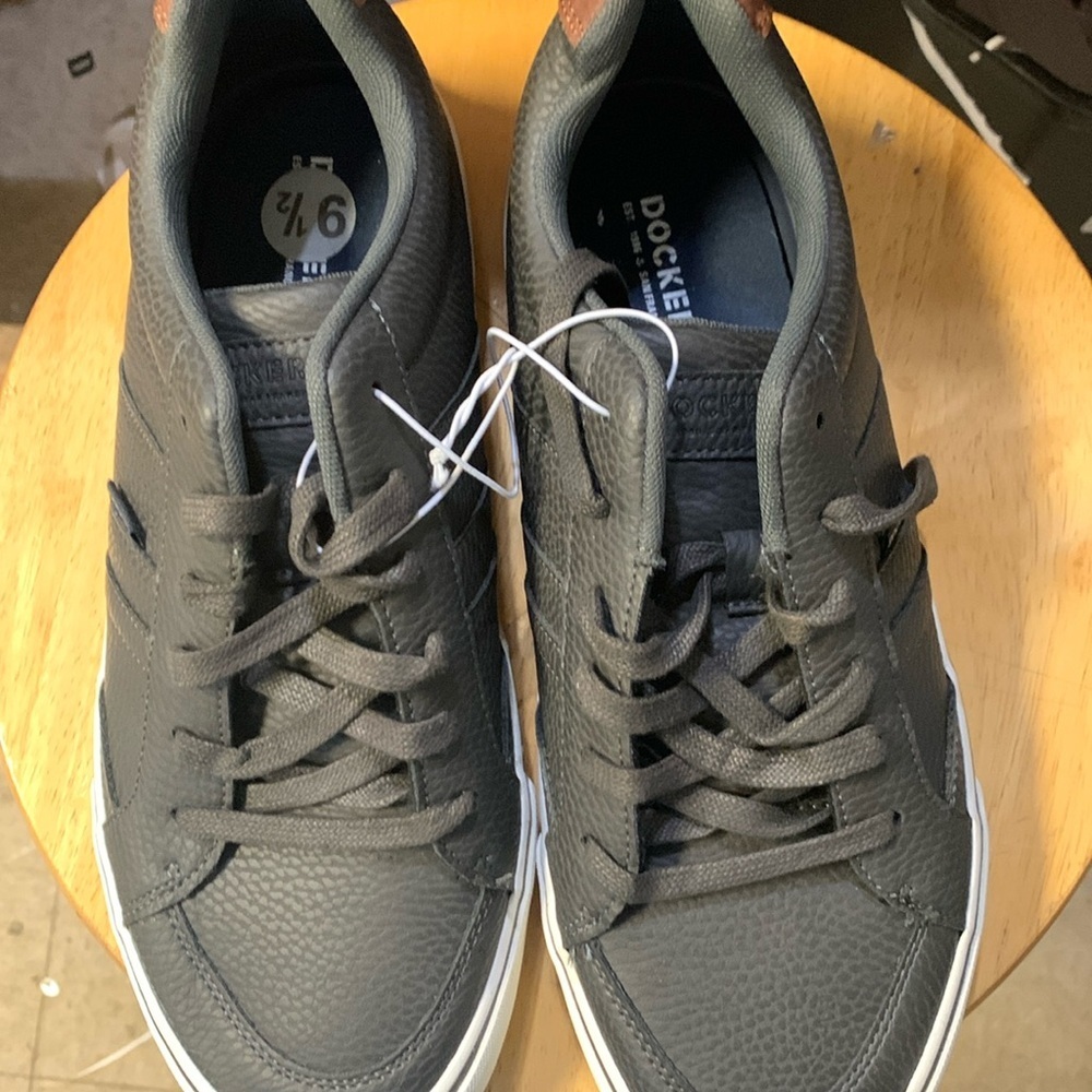 Dockers men’s shoes